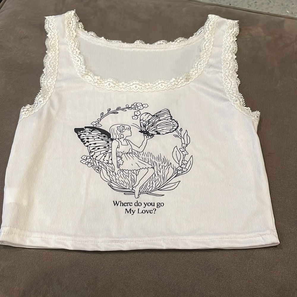 Graphic lace cropped tank top